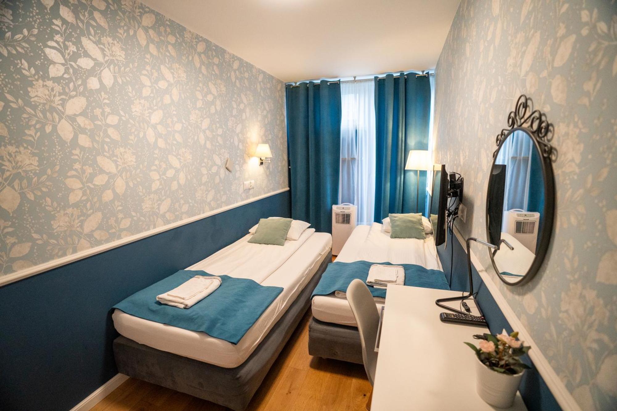 Apartament Hotel Grzybowska 9 Варшава Екстер'єр фото