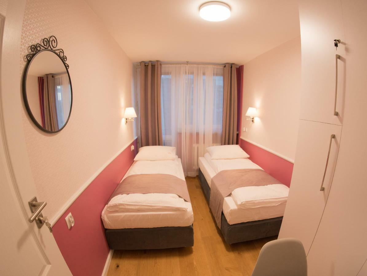 Apartament Hotel Grzybowska 9 Варшава Екстер'єр фото