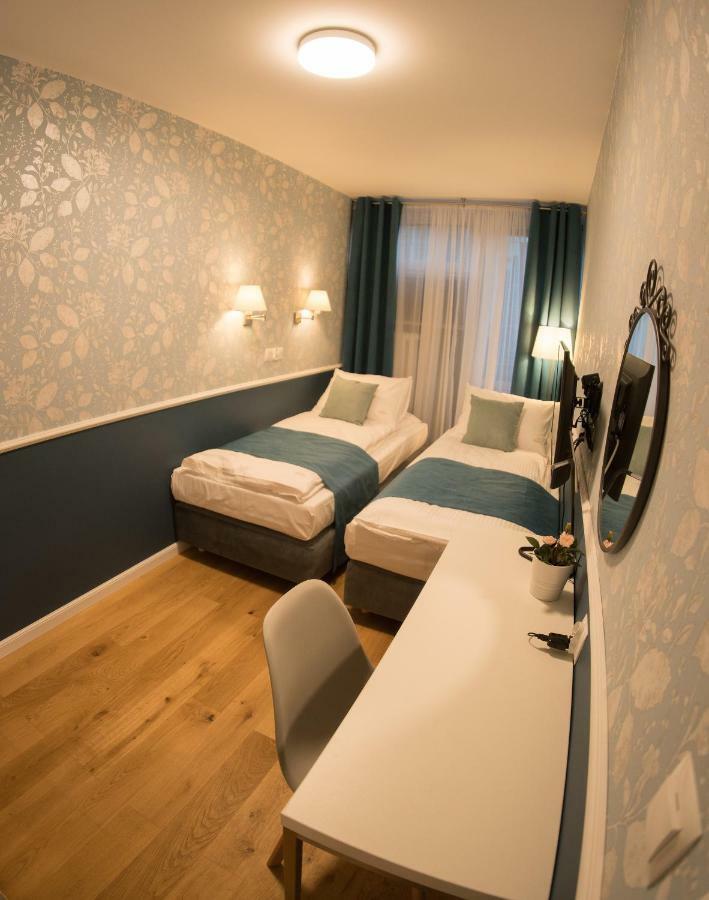 Apartament Hotel Grzybowska 9 Варшава Екстер'єр фото